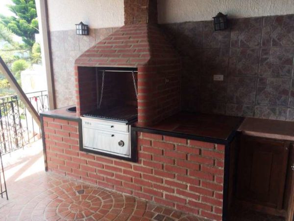 Parrillera con sistema de elevación + Caja China